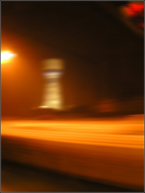 Der Wasserturm in der N�he des Bahnhofs von Landen fotografiert aus dem fahrenden Zug am 03.02.06. (Hans)